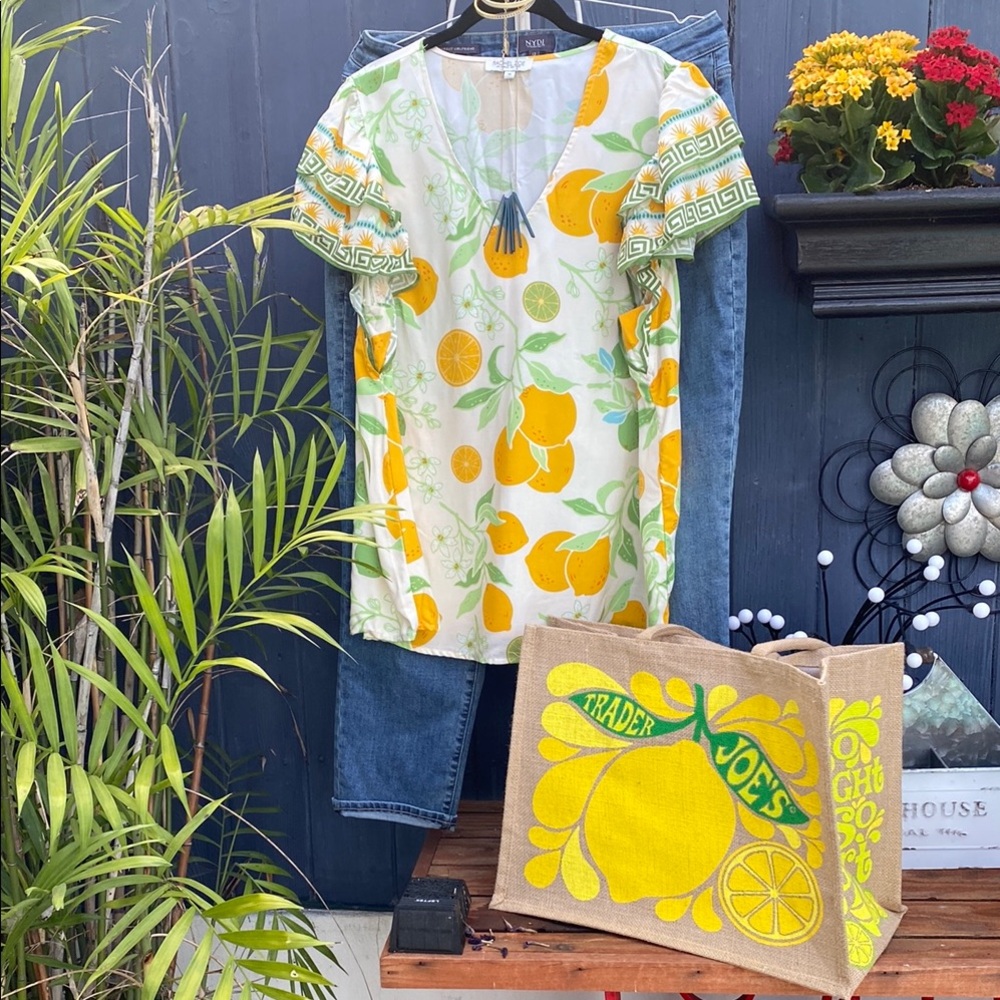 🍋 lemon-me dress you!- NYDJ (size 12) Lemon Print Blouse (size 1x) + lemon tote🍋